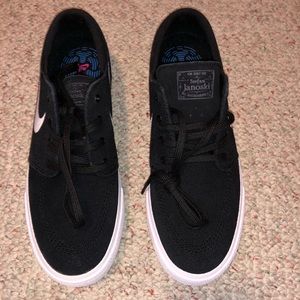Nike SB Zoom Janoski RM